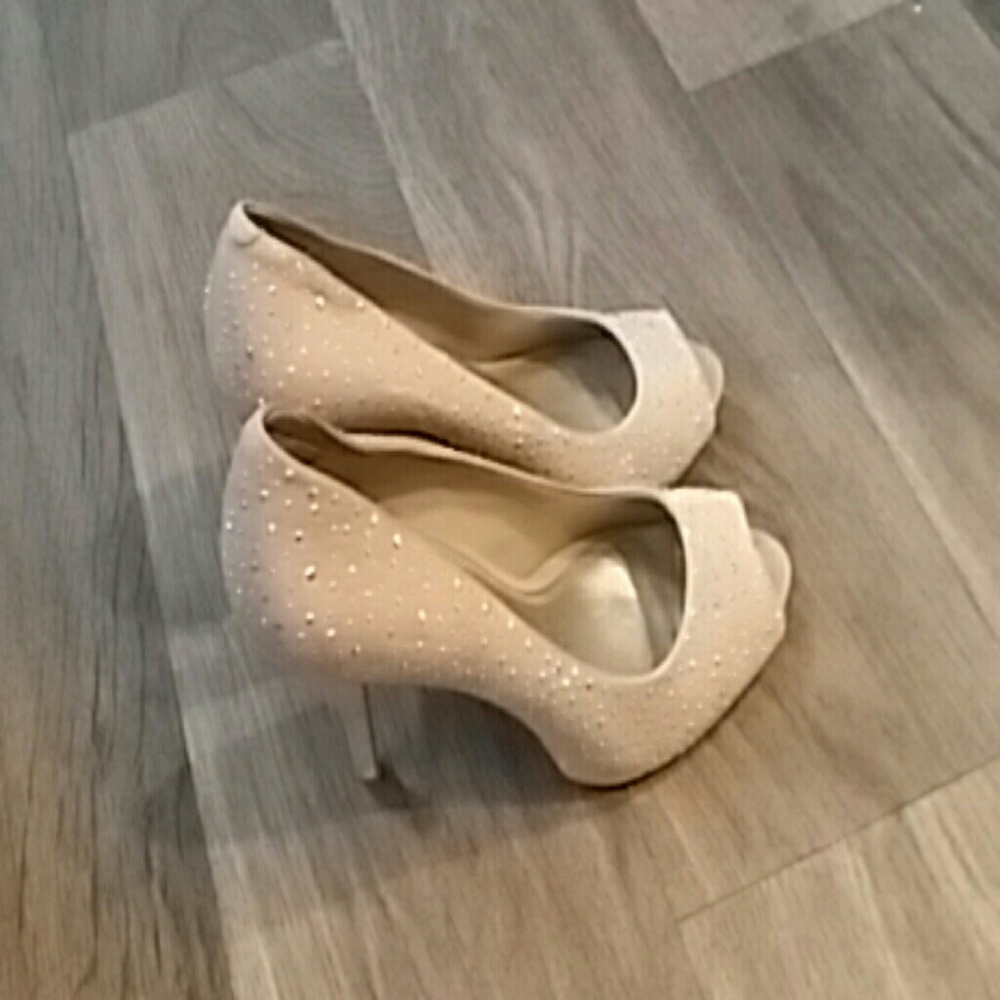 Gianni Bini heels! Beige w/ silver studded peep toe heels!